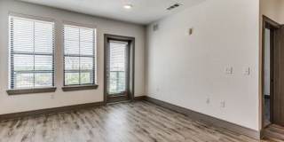 4321 S Congress Ave Gallery 8