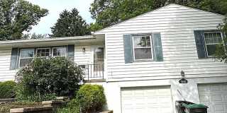 3406 S 91st St – 3 Bed/1.5 Bath in Westside School District | Hardwood Floors, 2-Car Garage, Fenced Yard Gallery 1