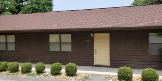 Maryville Perfect Location 2BR/1BA Condo Gallery 1