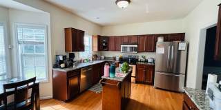 Spacious 4 Bedroom, 3.5 Bath House in New River Village Gallery 4