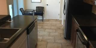 2 Bedroom Townhome with pool and fitness center Gallery 5