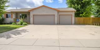 Spacious Ranch Home with 3-Car Garage, Finished Basement & Fenced Yard! Gallery 6