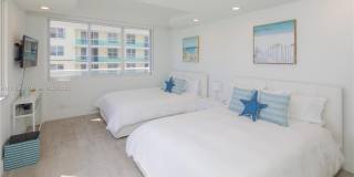 5005 Collins Ave Gallery 14
