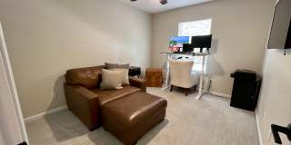 Beautiful 3/2 in Desirable Kensington Gardens Gallery 16
