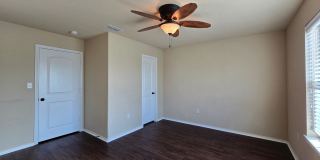 3/2.5/2 Duplex / Easy Access to Highways, Shopping, Restaurants, & Entertainment / Large Fenced in Yard / CISD Gallery 22