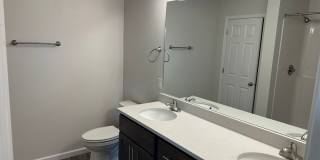 Spacious 3-bed 2.5 Bath - First Month Free! Gallery 6