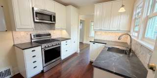 Charming Craftsman in Phinney Ridge - AVAILABLE NOW! Charming Craftsman in Phinney Ridge - AVAILABLE NOW! Gallery 1