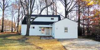4 Bed - 2 Full Bath Bungalow for Rent in Willowick! Gallery 1