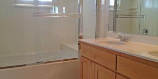 2 Bedroom Townhouse in Southwest San Jose with Garage Gallery 10