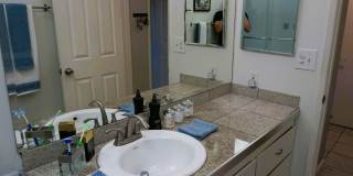 Furnished 2 bedroom Condo with view of Lake Union Gallery 33