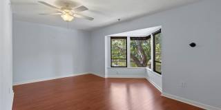 485 WESTLAKE Boulevard Gallery 18