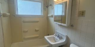 1906 E. Maxwell Gallery 16