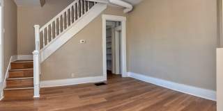 Newly Remodeled 3BR/1.5BA Townhome - Bates Hendricks Gallery 9