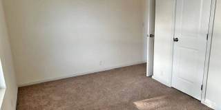 700 S Shafter Ave Gallery 7