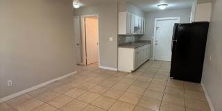 Quiet duplex biking distance from UF! Gallery 4