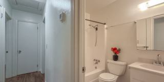 CHARMING NW 3/2 w/ Den, 2 Car Garage, Deck, Fenced Yard, & Wood Floors! $1695/month Avail NOW! Gallery 25
