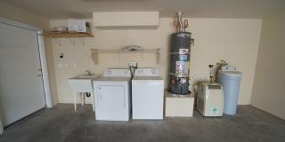 SHOWINGS AVAILABLE NOW Gallery 28