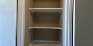 Very Large 2/2.5 Townhome with covered parking Gallery 13