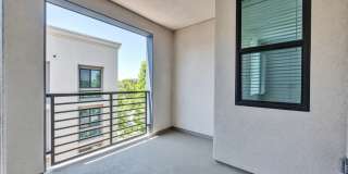 Downtown Ontario Luxury Apartments Gallery 5