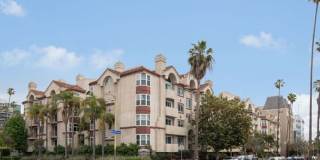 Vibrant Koreatown Living with Rooftop Pool & Spa - 620 S. Gramercy Place Gallery 1