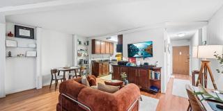 224-30 W RITTENHOUSE SQUARE Gallery 15