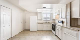 ADORABLE TOWN HOME with BALCONY and a GREAT SIZE PATIO/"BACKYARD" Gallery 10