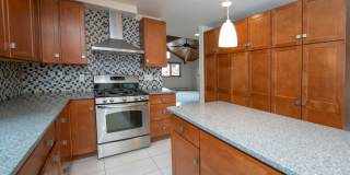 DeLong Lake Condo Gallery 5