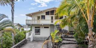 Captain Cook Home – 3 Bed, 2 Bath + Bonus Room! Fully Furnished with Solar Power Gallery 1