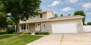 Bright & beautiful 2-story home in Byron! Gallery 1