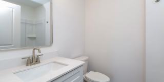 Beautiful 3BR 3.5BA Townhome w/ Full Appliance Kitchen - Garage Parking in West End Gallery 13