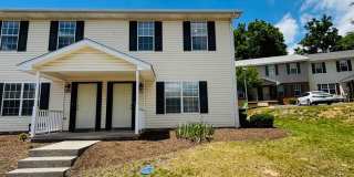 4 Bedroom 2.5 Bath Townhouse 4 Bedroom 2.5 Bath Townhouse Gallery 1