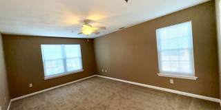 LARGE 2ND FLOOR CONDO Gallery 25