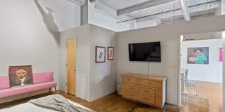 Fully Furnished 2 Bed / 2 Bath Modern Apartment Near Union Station! $2695.00! Gallery 17