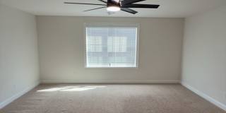 5 bedroom 3.5 bath great floorplan located in The Villages Gallery 18