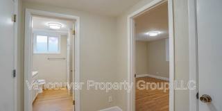 2218 East 18th Street Gallery 15