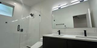 AVAILABLE: Updated 4 BR / 2 BA in Prime South Austin Location Gallery 15