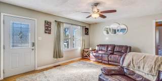 Beautiful 4-Bedroom, 1.5 Bathroom Home Gallery 4