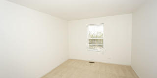 Spacious and fabulous 3 bedroom/2.1 bath townhouse with two car attached garage Gallery 16