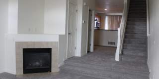 Beautiful 3 BR/3 1/2 BA Townhouse in Stonegate!! Gallery 5