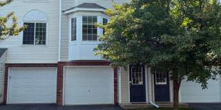 Chanhassen Townhouse - 2 bed & 1.5 Ba Gallery 1