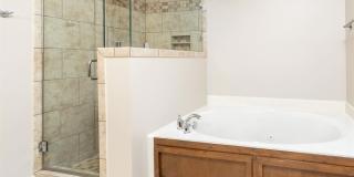 18 W GEORGIA Gallery 12