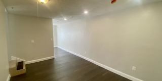 32 Hinckley Gallery 8