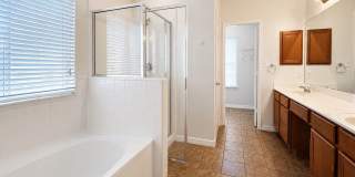 Beautiful 2-story home for lease in a gated community! Gallery 12