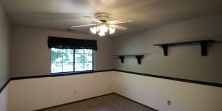 3 Bedroom Home for Rent in Redding CA | Office, RV Parking, Fenced Yard & 2-Car Garage Gallery 11