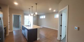 880 N Main Gallery 5