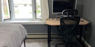 Quiet 4Bd 2Ba home avail. for a 3-5 month Seasonal Lease! Avail. Call and inquire today! Gallery 12