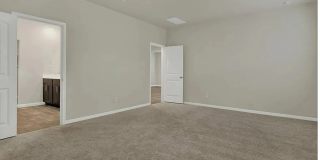 Room in 5 Bedroom Home at Bethpage Dr Gallery 16