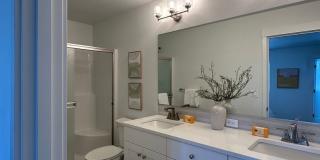 Gorgeous newer townhome in SE Bend! Gallery 16