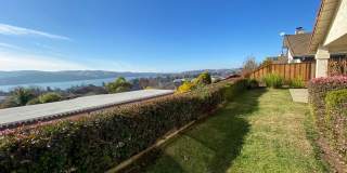 Single Story Beautiful Bay View Home Gallery 29