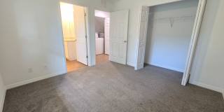 Beautiful 2 bed/ 2 bath Townhome w/ Balcony, Garage & Community Pool Gallery 4